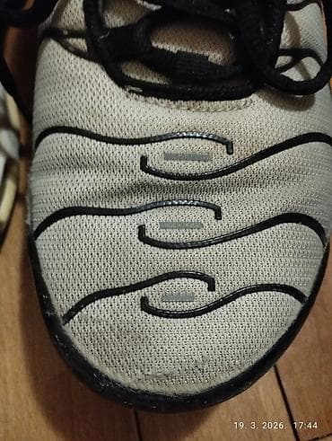 ecco patike zenske: Nike Air Max Plus TN patike br 43/44 oštećenje ima odlepljeno sa — 6