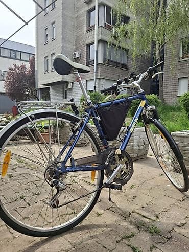 ski odelo devojcice: Gradski/treking bicikl – 28” Karakteristike: - Veličina točkova: 28” — 3