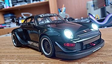 Nov metalni model automobila Porše 993 urađen u razmeri 1: 22