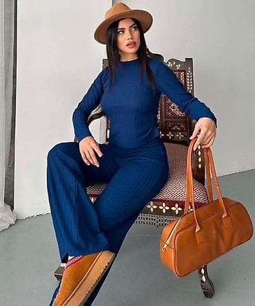 turski bade mantili: 08. Komplet
Uvoz Turska
Veličine : S M L XL
Cena : 2.800 dinara H — 3