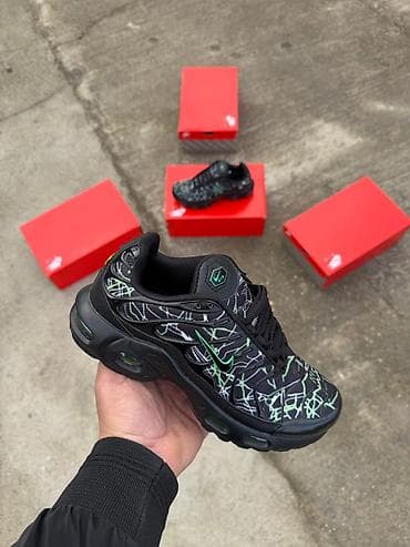 trenerke novi pazar: 31 do 36
3300 — 2