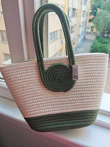 Pletena torba za plažu/grad – bež i maslinasto zelena - Materijal na lalafo.rs Pletena torba za plažu/grad – bež i maslinasto zelena - Materijal
