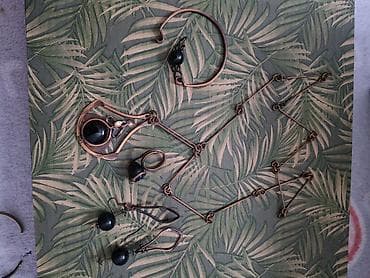 Unikatni set ručno rađenog nakita u artisan stilu, od bakarne žice sa