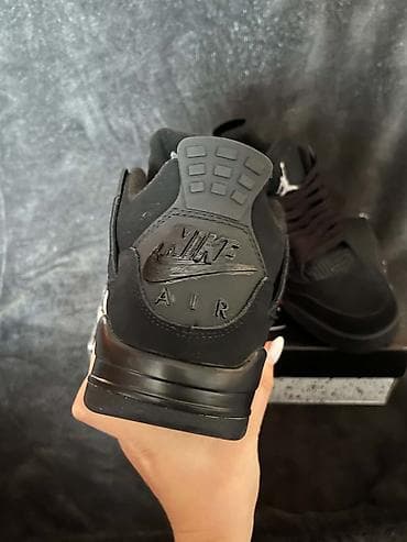 patike za rad: - Prodajem KOPIJA ženski patika, Nike Air Jordan Retro Black Cat, broj — 4