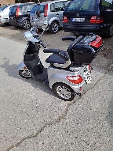 Aprilia: Električni trotočkaš/senior skuter - Stabilna trotočkana šasija sa — 6