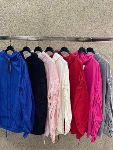 balenciaga duks: Duks: 1.800 dinara — 3