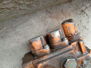 auto prikolice srbija: Razvodnik hidraulike Bosch — 5