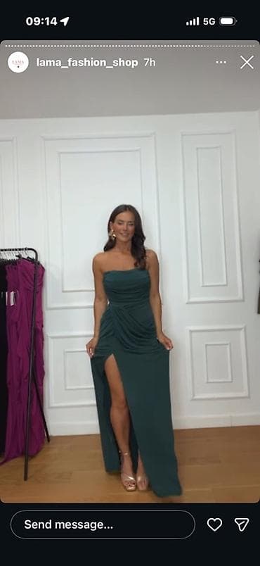 Elegantna duga haljina bez bretela u dubokoj smaragdno-zelenoj boji na lalafo.rs Elegantna duga haljina bez bretela u dubokoj smaragdno-zelenoj boji