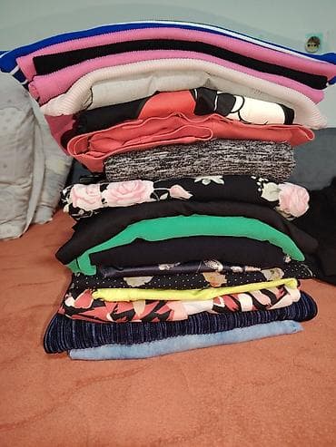 Paket garderobe M vel Sve je ocuvano 5 majce bratela 1 majca dug