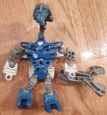 robot na daljinski dexy co: Lego bionicle robot sa oruzjem. Paše sjajno i sa legom. odgovaraju — 2