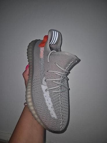 antilop patike: Yezzy lepo odradjene
Urezan boost u djonu
36-48
4000 din
SS🖤 — 2
