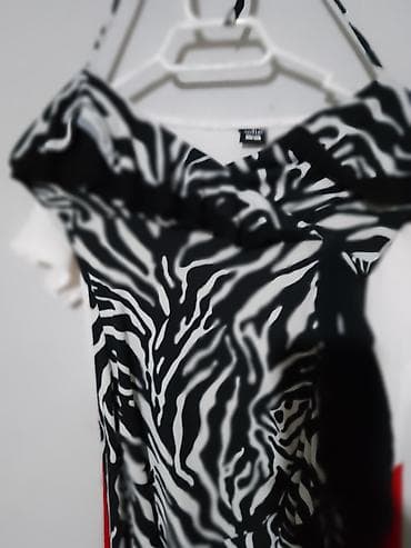 bershka odeca: Zebraste kratke haljine – veličina M, sa elastinom. - Crno-beli — 4