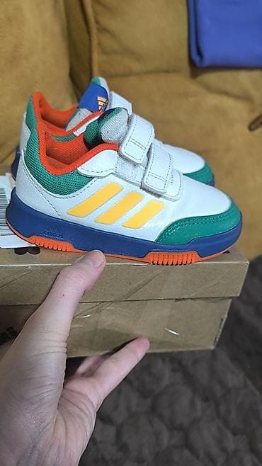 teksas haljinice: Dečje patike Adidas 22 - Model: patike za najmlađe sa čičak trakama — 1