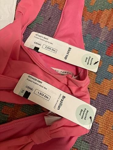 kupaci kostim novi sad: Lindex kupaci 
Odgovara S/M. Gornji deo podesiv. 
Donji deo odgovara S — 3