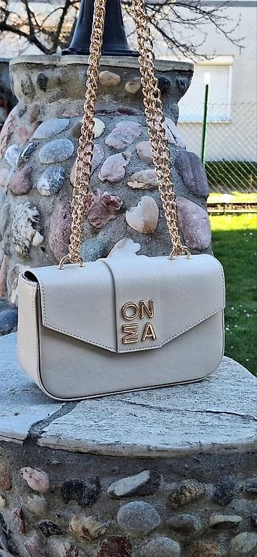 zenske kupace tange: Mona elegantna ženska torbica preko ramena sa zlatnim lancem eko koza — 2