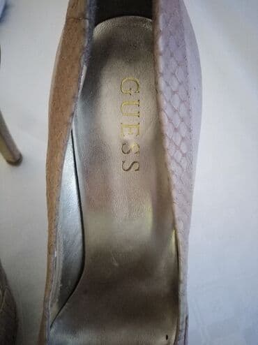 pantalone od vestacke koze: Pumps, Guess, 37 — 11