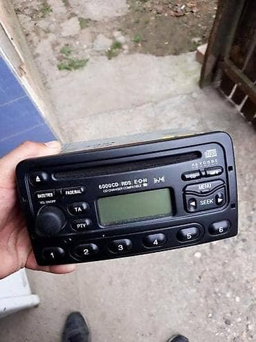 FABRICKI CD RADIO ZA FORD BRONCO, C-MAX, ESCAPE . | FORD velika
