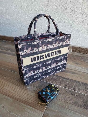 torbe heklane: Cena torbi 2600
cena novcanika 2200
cena kaisa 2200
Porez — 16