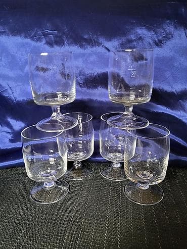 čaše za vodu metalac: Case za vino iz 80ih. Case ( kafanske) za vino,perketne,sve na njima — 2