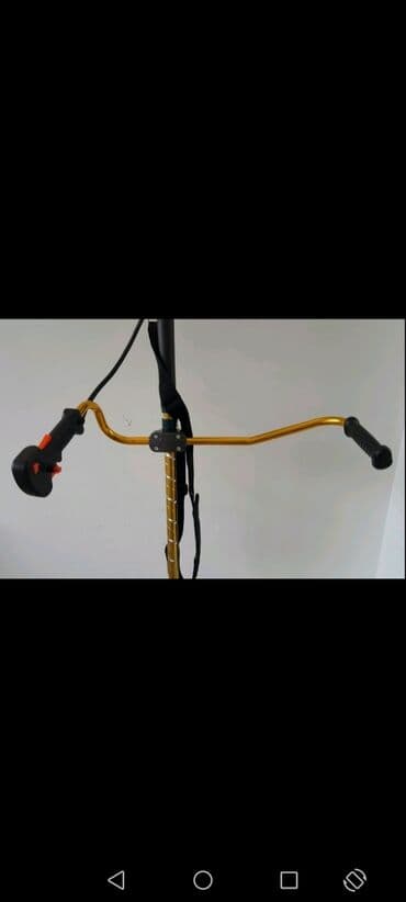 mala motorna testera: Prodajem nov i kvalitetan Lesnik benzinski trimer. Model — 6