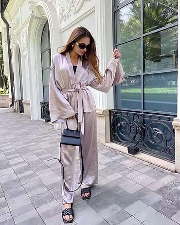 Sakoi: 🔥Satenasti damski komplet – sako i široke pantalone
✅2600 din — 5