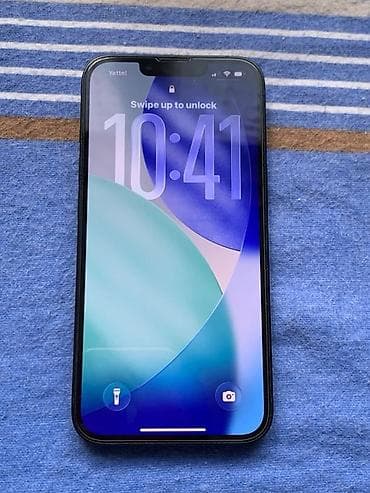 dozer za vodu: Apple iPhone 13, 128 GB, crna boja. Ključne karakteristike: - Ekran — 1