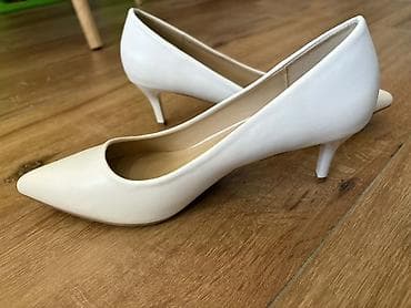 ecco obuca novi sad: Elegantne ženske salonke – boja: bela, špicasti vrh, nežna „kitten“ — 1