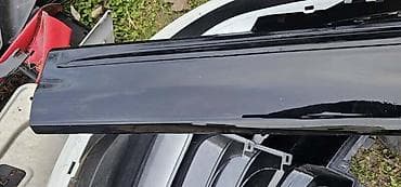brodic za hranjenje ribe: LAJSNA VRATA PL ZA AUDI Q8, SQ8 | Audi q8 lajsna vrata prednja leva — 3