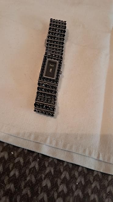 panini sat uputstvo: D&G ženski ručni sat – narukvica sa crnim kristalima - Brend — 3