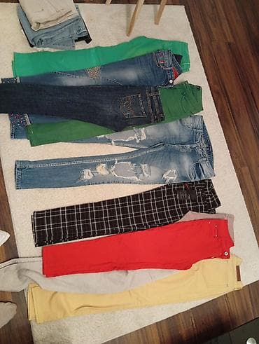 bela kapa: Lot ženske odeće – pantalone/farmerke i crne koktel haljine Sadržaj — 2