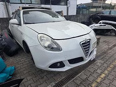 kupujem prodajem polovni auto: ALFA ROMEO GIULIETTA 2012. GOD. - KOMPLETAN AUTO U DELOVIMA | Alfa — 2