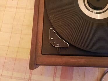 bas pojacala: Tanjir,ruka,igla za retro,stari gramofon - Star Nepoznato stanje — 7
