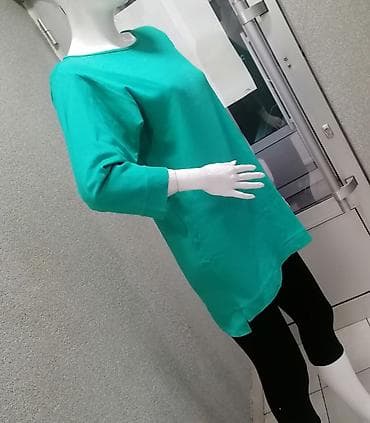 bluza sa volanima: Ženska tunika/bluza – zelena - Model: ravnog, komotnog kroja, dužina — 3