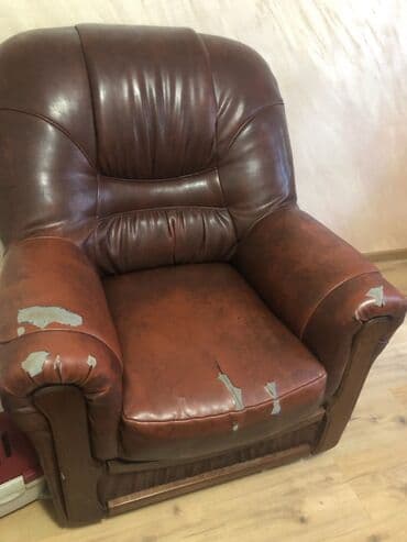 Dečiji nameštaj: Kožna garnitura – tamno braon, klasičnog dizajna - Komplet sadrži — 3