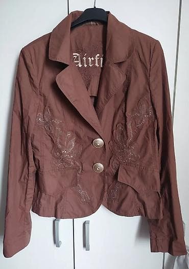 Ženska kratka jakna/blazer u braon boji. - Materijal: lagan, prijatan