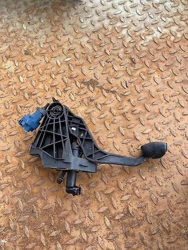 ventilator za auto kabinu: PEDALA KVACILA ZA VOLKSWAGEN POLO - 6R2721059F | Pedala kvacila za — 1