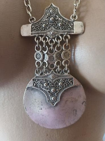 Ogrlica Crvena Luna – etno/boho viseći privezak - Brend: Crvena Luna