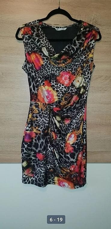 Haljina svecana na leopard dezen siva sa cvetovima pink.Ima at lalafo.rs Haljina svecana na leopard dezen siva sa cvetovima pink.Ima