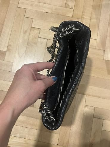 najlepsi srebrni nakit: Crna ženska tašna MONA sa lancem - Materijal: prirodna koža sa — 2