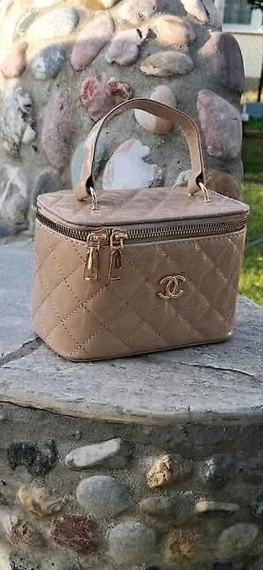 guess torbe preko ramena: 👜 NOVE TORBE U PONUDI 👜 Moderni i elegantni modeli torbi, savršeni za — 6