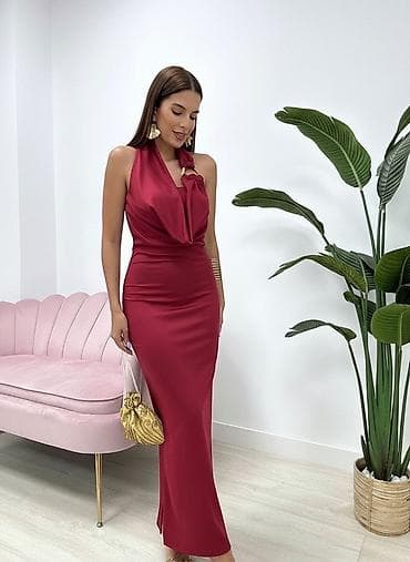 haljina 46: 🔥Elegantna duga haljina bez rukava sa halter izrezom
✅2700 din — 1