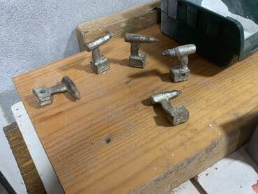 Kaiševi: Privezak šrafilica — 2