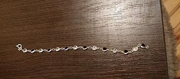 iqos u vršac: Narukvica sa srcima – srebrni ton - Elegantna lančana narukvica — 3