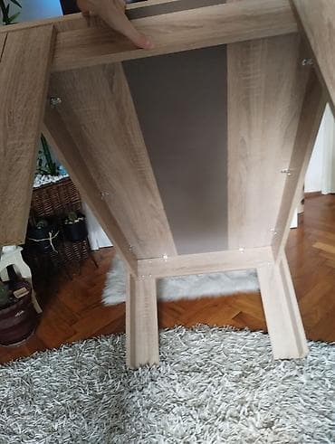 ikea polovne stvari: Klub sto – moderan dizajn - Materijal: oplemenjena iverica — 1