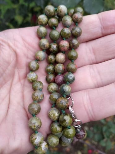 Brooches: Ogrlica Epidot (unakit) Ogrlica od Epidota (unakita), poludragi — 2