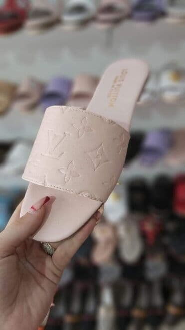 hugo papuce zenske: 36 - 40
2000 — 2