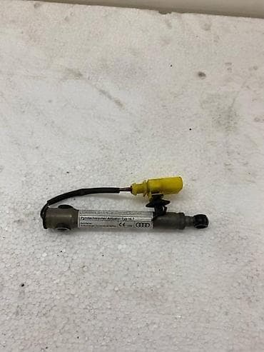 alat za auto limare: ISPALJIVAC ZA AUDI A3 - 8V0823823F | Ispaljivac za Audi A3 8V — 2