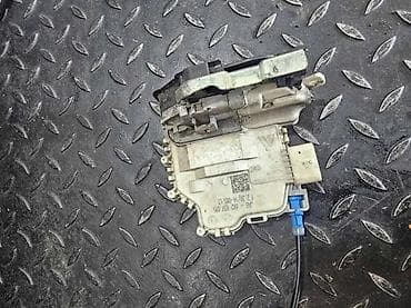 moj auto: AUDI A3 8 BRAVA U VRATIMA CENTRALNA BRAVA 8K1837015 | audi delovi — 2