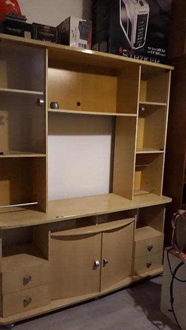 ikea polovne stvari: Krevet, komoda i dusek na prodaju. Moguc i prevoz na vasu adresu uz — 10