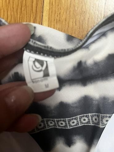 ccc obuca deca: Dvodijelni ženski kupaći kostim, veličina M. - Gornji deo: formirane — 2